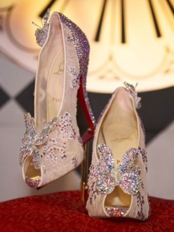 Christiana Aguilera Wears Custom Louboutins in Burlesque  Fabulous  shoes, Beautiful shoes, Christian louboutin heels