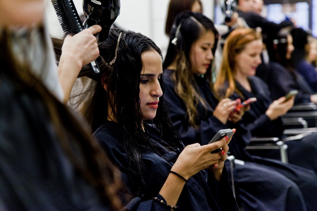 Sassoon Salon, Bloggers getting Hair styling,  tweeting