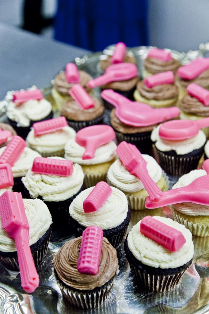 Hair salon cupcakes, Blow dryer cupcakes, hairbrush cupcakes