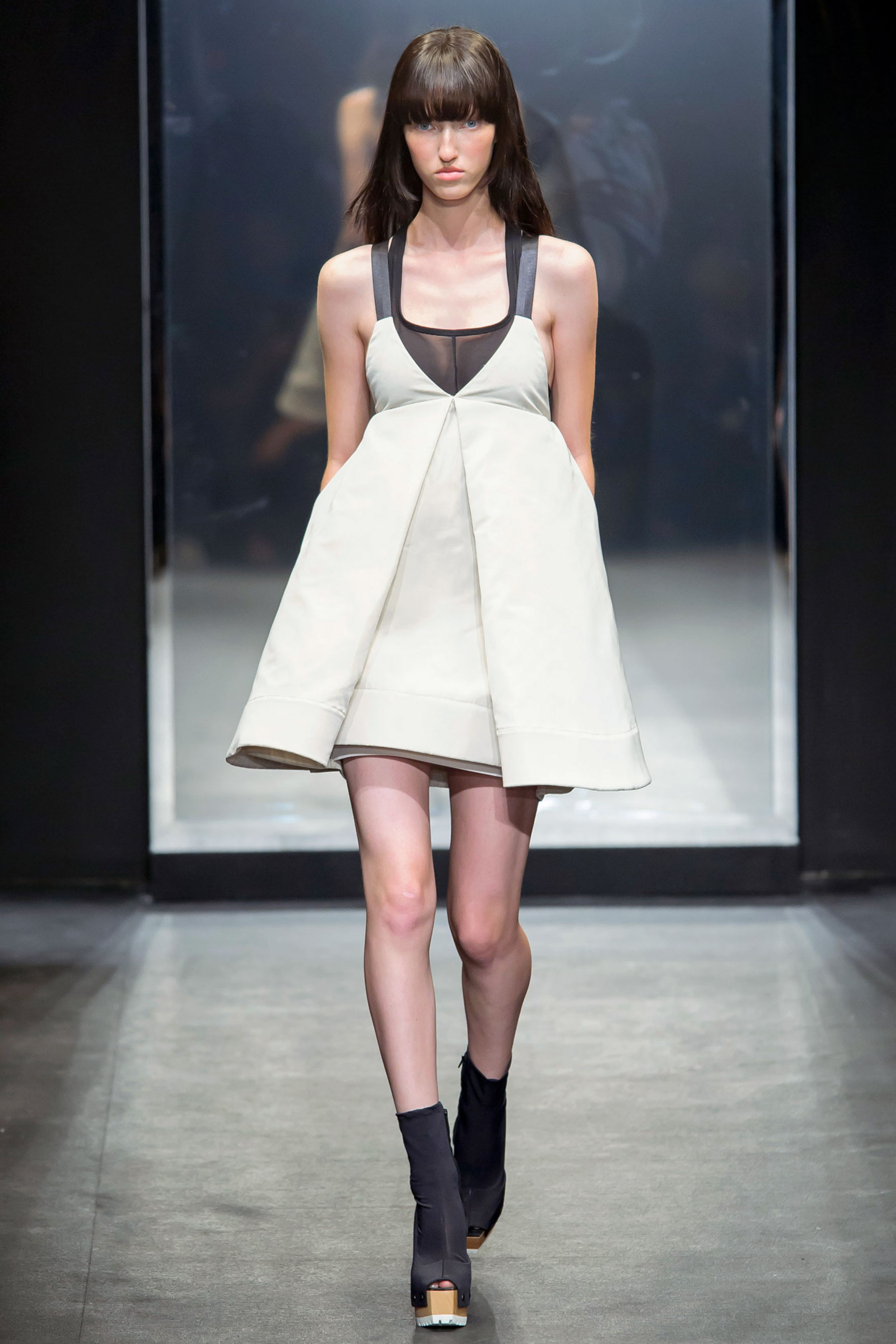 New York Fashion Week Spring '16: Vera Wang's Masculine Vs. Feminine ...