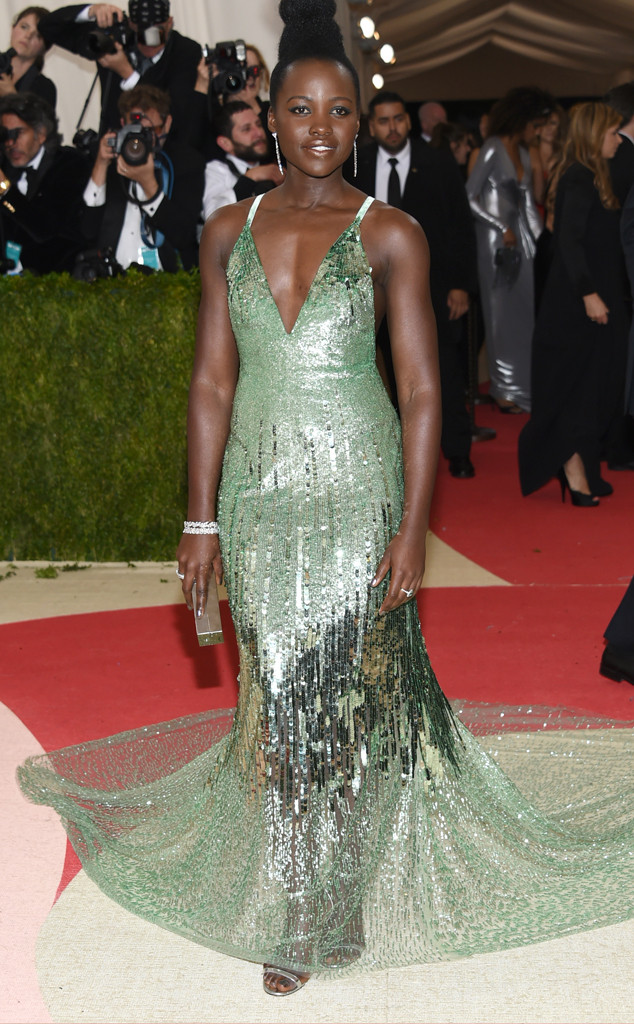 Met gala Red Carpet Lupita Nyong'o in Calvin Klein Collection Lupita Nyong'o in green sequin Calvin Klein Collection