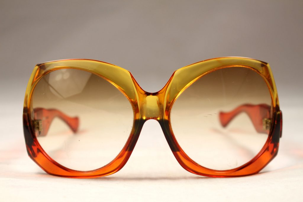 1970s-style-sunglsses-oversized-orange-gold