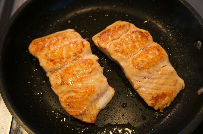 tropoical summer recipe salmon searing brwming fying pan fountainof30