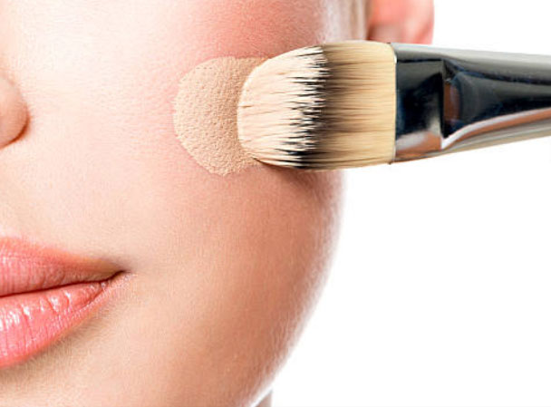 10 beauty mistakes foundation fountainof30