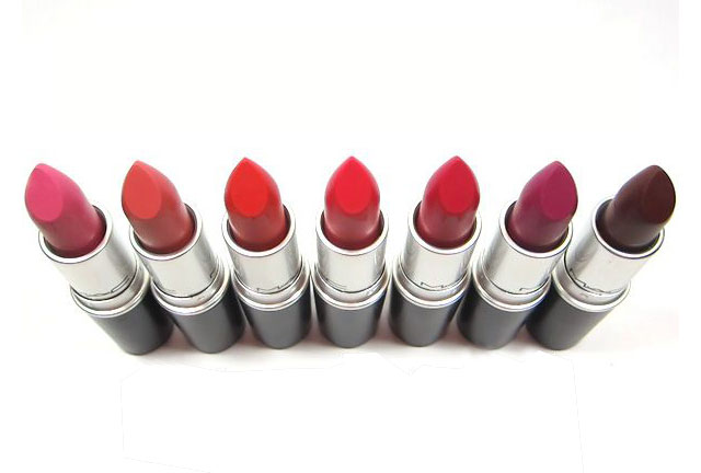 10 beauty mistakes lipstick from tube fountainof30