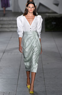 nyfw spring 2018 trend gigot sleeves white blouse Carolina Herrera