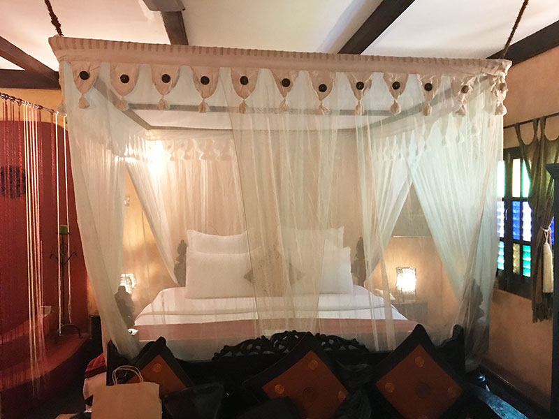 travel to Zanzibar in style hotel bed