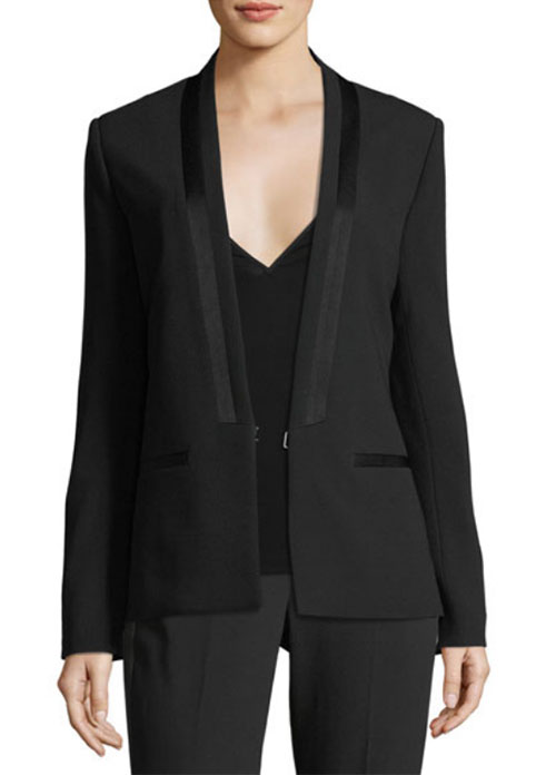 Julia Roberts rocks it black tuxedo blazer