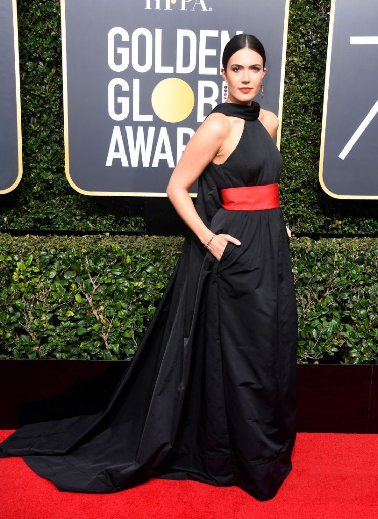 golden globes 2018 fashion best and worst dressed celebrities Mandy Moore