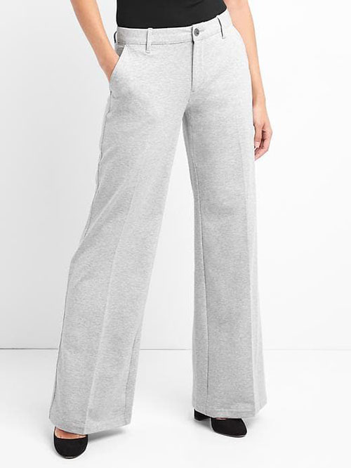 dress like Victoria Beckham In cool minimalist style wide leg pants