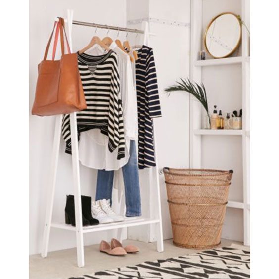 Top 10 Secrets Stylish Women Over 40 Know organize closet