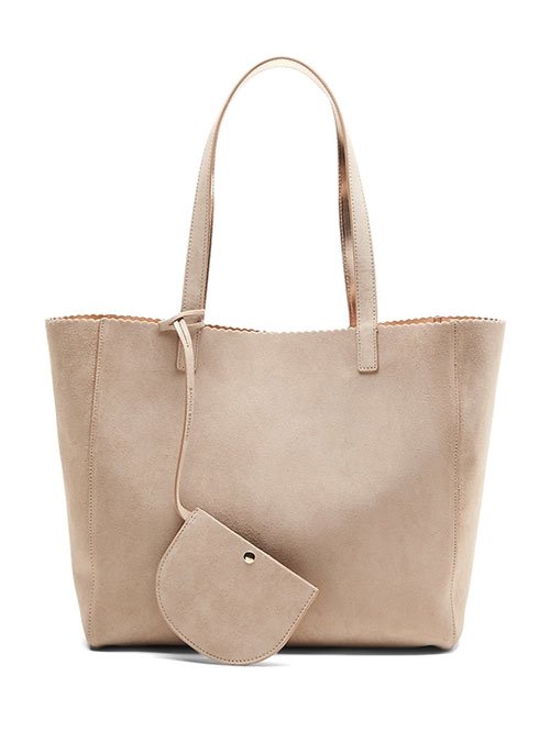 Jessica Alba look for less oversize tote bag