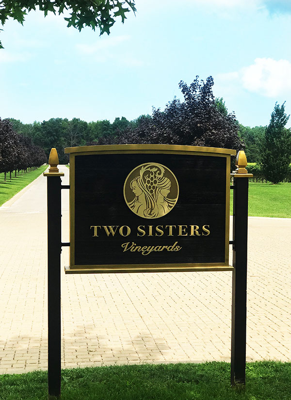 Niagara-on-the-Lake two sisters sign