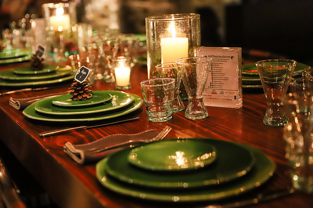 Tighemi holiday table setting holiday soiree for moms