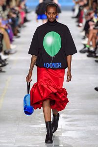 ballon screen print fall 2019 fashion trends to avoid christopher kane