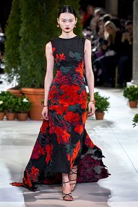 fall 2019 trend oversize florals red black Oscar de la Renta