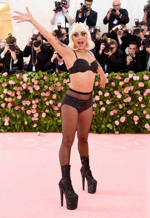 Lady Gaga met gala 2019 change 4 black underwear