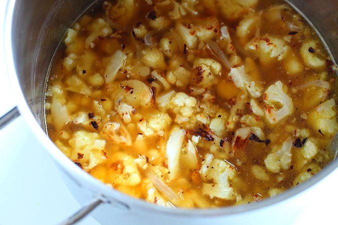 healthy roasted cauliflower soup to a simmer 