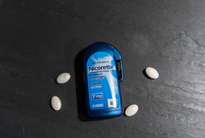 Nicorette® Lozenge blue on-the-go dispenser