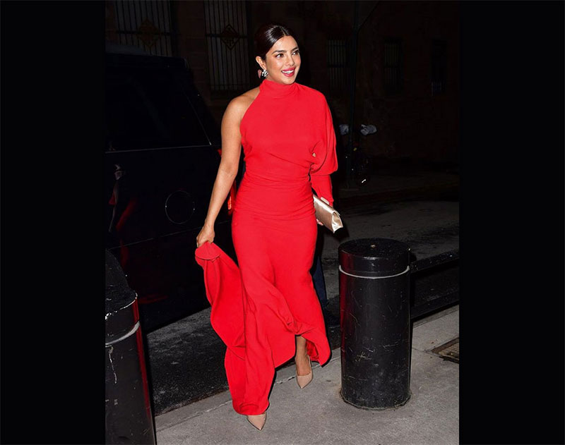 Priyanka Chopra Red Dress fountainof30