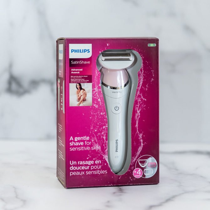 Philips SatinShave Advanced pink box on marble fountainof30