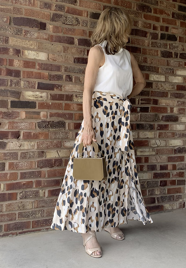 leopard skirt white top dressy fountainof30