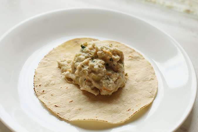 salsa verde chicken on tortilla fountainof30