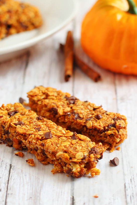 chewy pumpkin chocolate chip granola bars