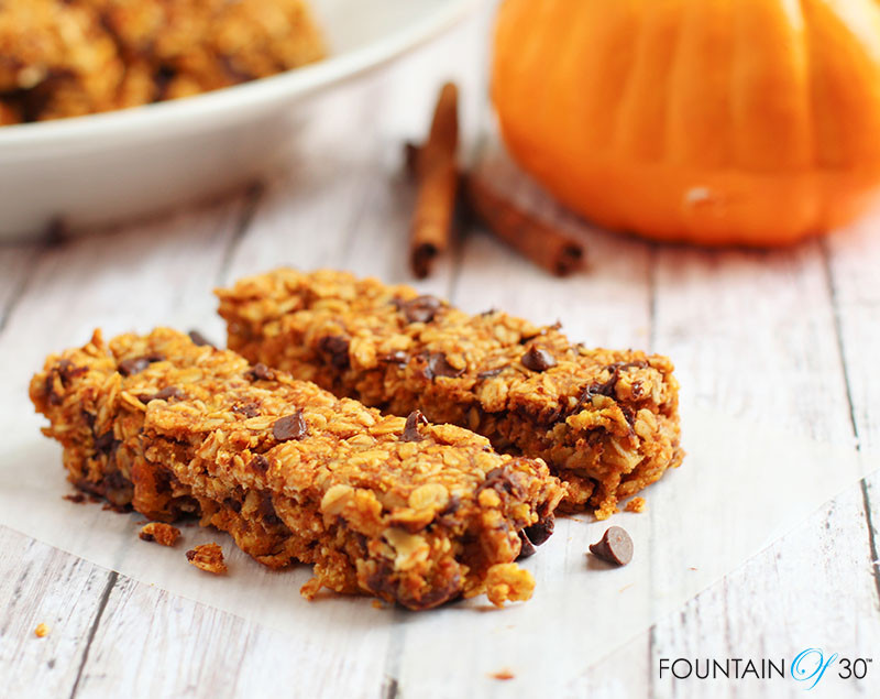 chewy pumpkin chocolate chip granola bars fountainof30