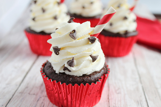 cupcakes with mini chocolate chips and red stripe straw fountainof30