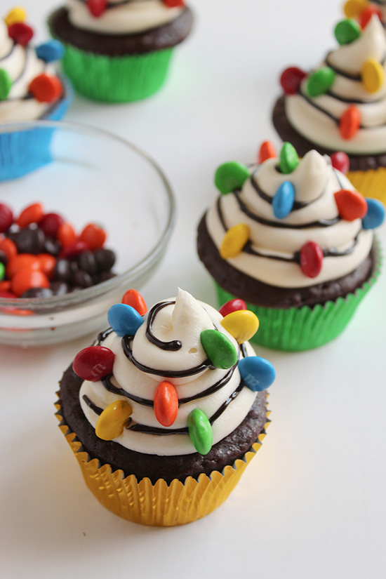 christmas lights cupcakes with m&ms fountainof30