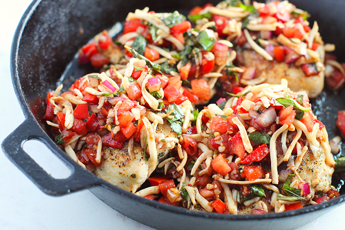 fresh bruschetta on baked skillet chicken fountainof30