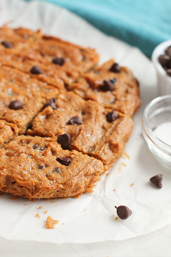 blondies with choclate chips blue napkin