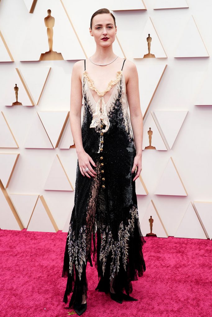 oscars 2022 Renata Reinsve in Louis Vuitton fountainof30