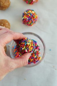 Healthy and Happy Birthday Cake Protein Balls with Sprinkles ...