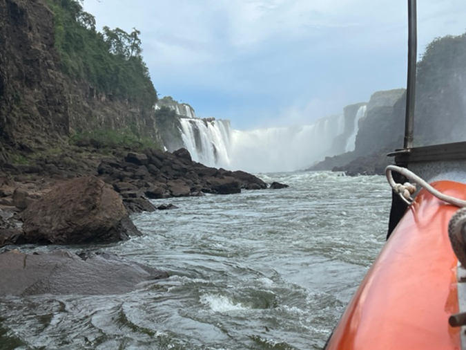 adventure boat to the falls Iguazu Chile fountainof30