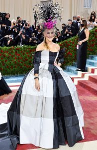 MET Gala 2022: Pulling off Lady Gaga's MET 2019 moment, Blake Lively pays  an ode to the 'Statue of Liberty' with her transforming Versace creation!