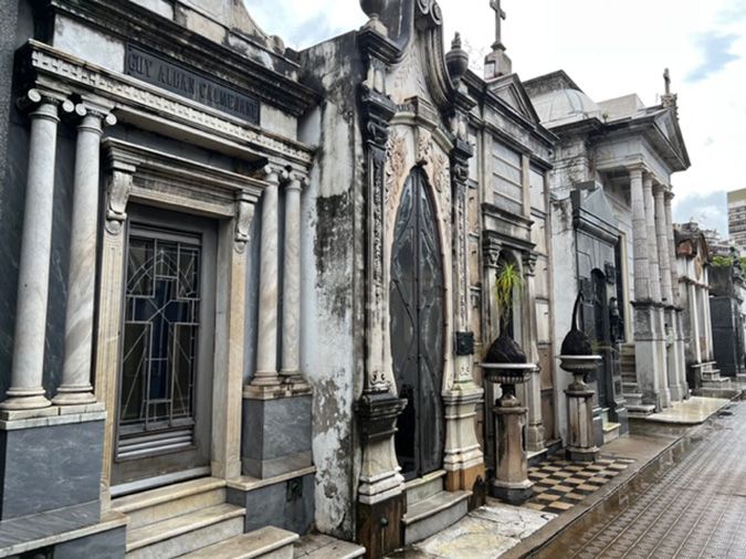 buenos aires cemetary tour fountainof30