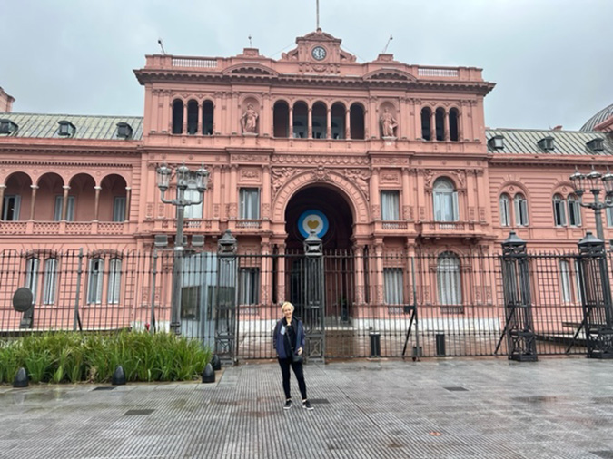 Buenos Aires museum jacqueline zenn travel guide fountainof30