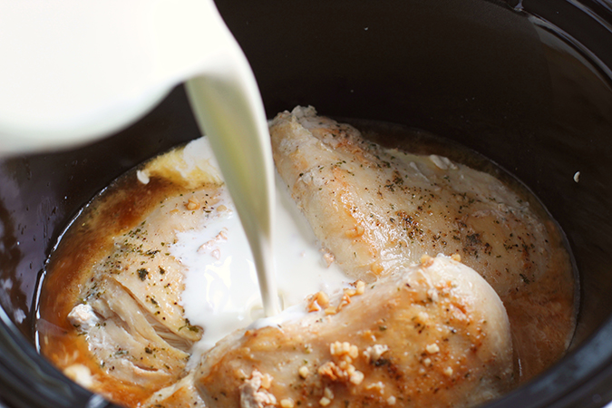 chicken alfredo in a slow coo0ker add cream fountainof30