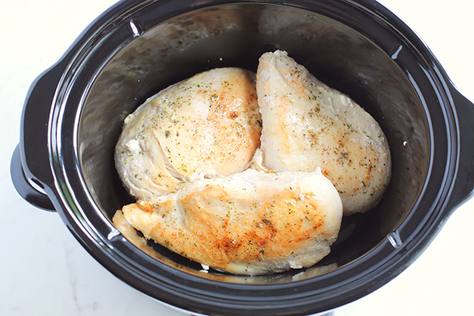 place chicken in crock pot fountainof30