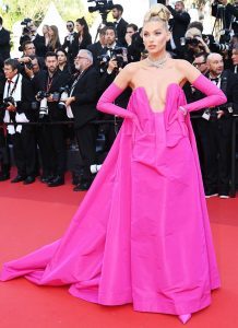 Elsa Hosk hot pink Valentino cannes 2022 red carpet fountainof30