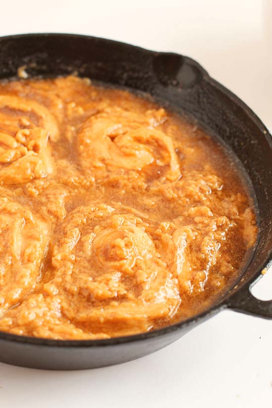 Pumpkin Cinnamon Roll Skillet Cake with topping fountainof30