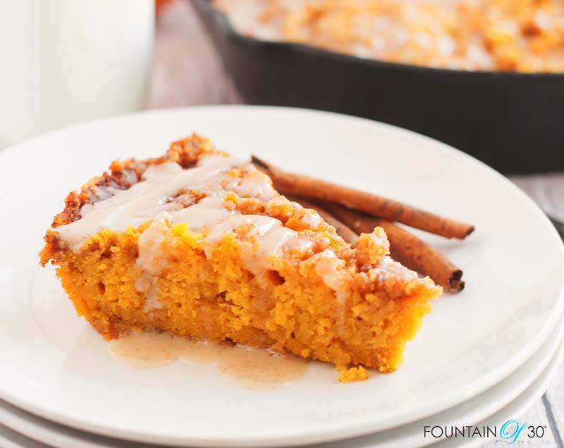 pumpkin cinnamon roll skillet cake fountainof30