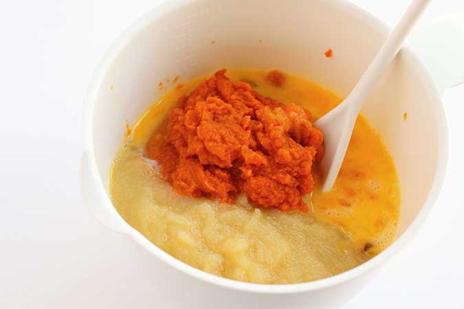 Pumpkin Bars Recipe mix wet ingredients fountainof30
