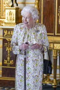 queen elizabeth fashion floral print dress 2022 