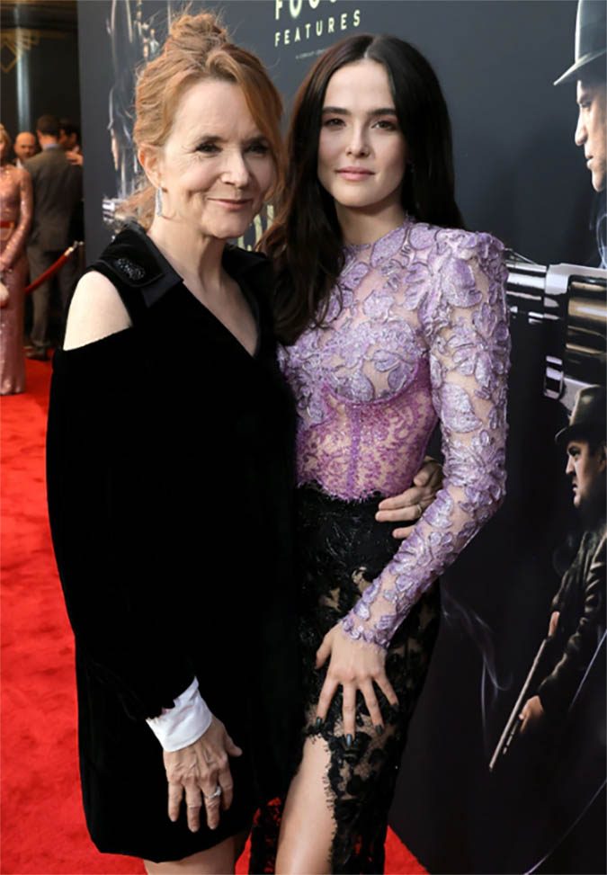 mother and daughter style Lea Thompson and Zoey Deutch