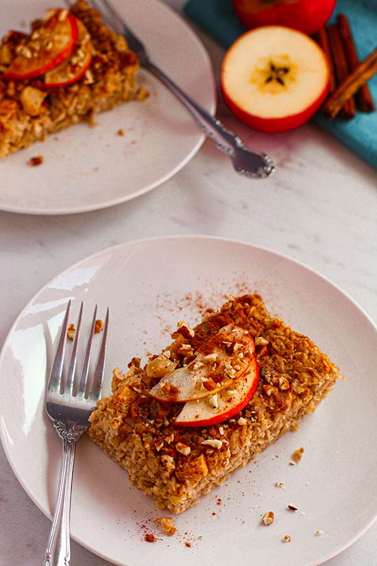 slices of apple baked oatmeal with forks fountainof30