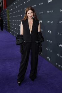 Kathryn Hahn all black accessories fountainof30