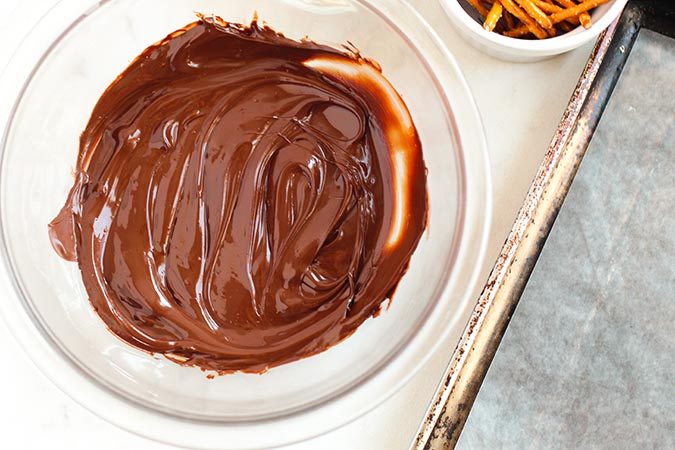 how to melt chocolate chips fountainof30